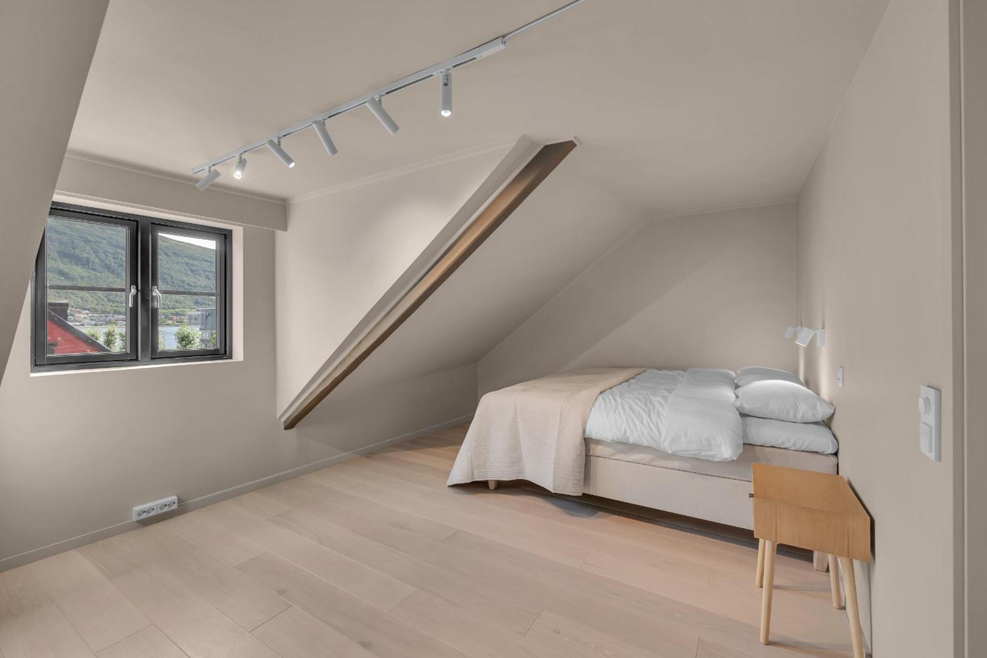 The Loft - Central Top Floor Apartment With 4 Bedrooms トロムソ エクステリア 写真