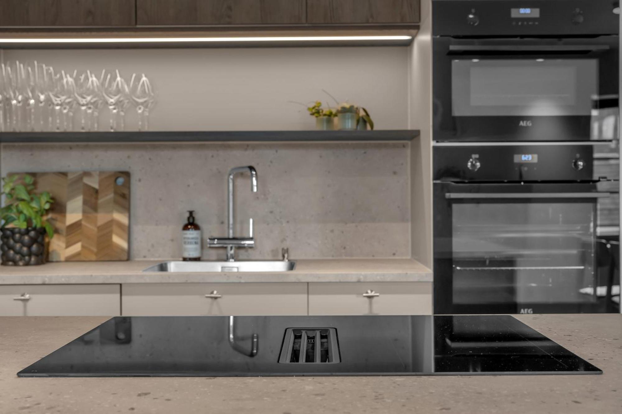 The Loft - Central Top Floor Apartment With 4 Bedrooms トロムソ エクステリア 写真