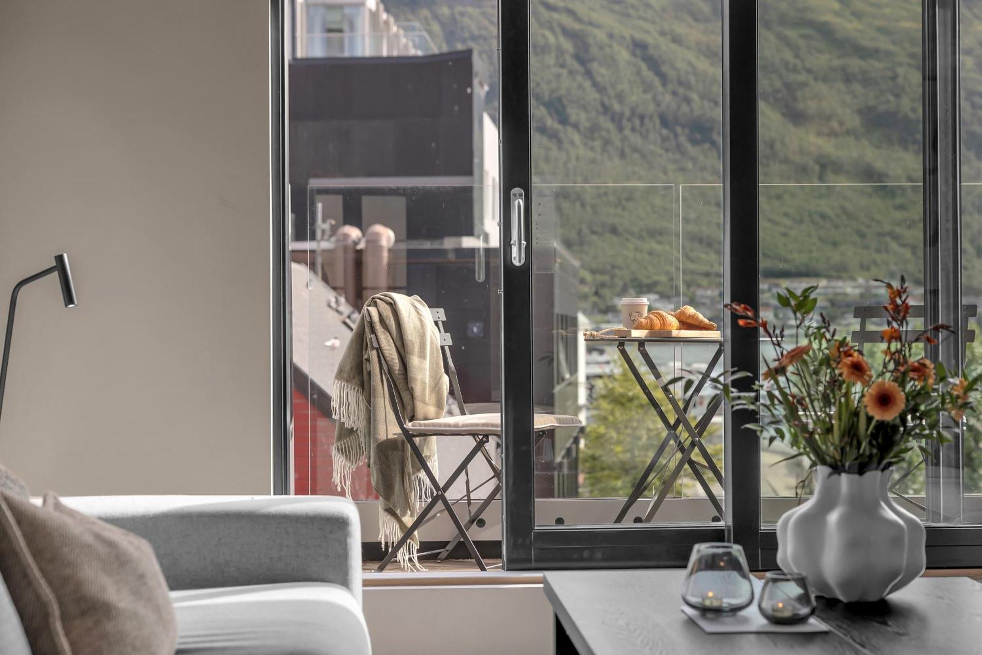 The Loft - Central Top Floor Apartment With 4 Bedrooms トロムソ エクステリア 写真